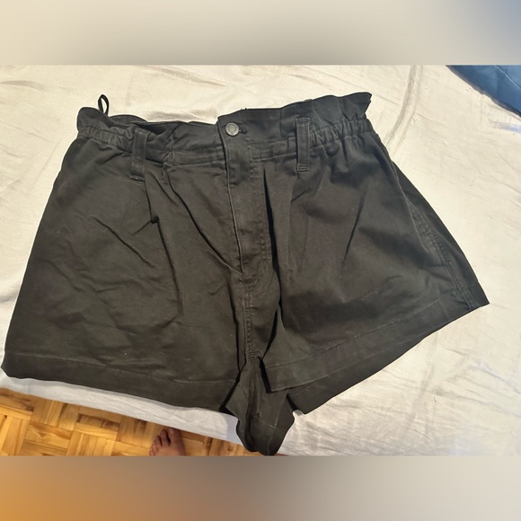 Aritzia Sunday best paper bag shorts - Picture 1 of 3